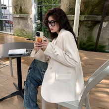 Пиджаки, деловые костюмы фото