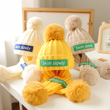 Комплекты шарфов, перчаток и шапок фото