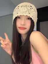 Шляпы, кепки, головные уборы фото