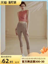 Футболки, блузки, свитера фото