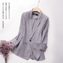 Пиджаки, деловые костюмы фото