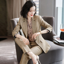 Деловые брючные костюмы фото