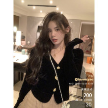 Футболки, блузки, свитера фото