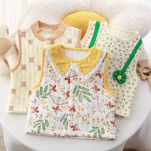 Жилеты, безрукавки фото