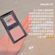 Рассыпчатые и шариковые румяна фото