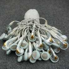 Наушники и аксессуары фото