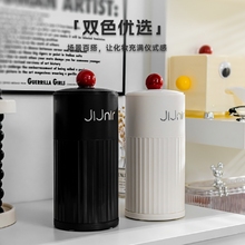 Карандаши и тени для бровей фото