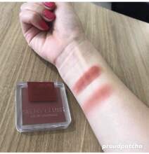 Рассыпчатые и шариковые румяна фото