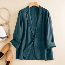 Пиджаки, деловые костюмы фото