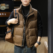 Жилеты, безрукавки фото