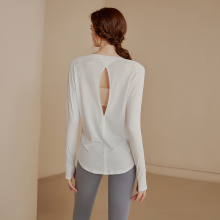 Футболки, блузки, свитера фото