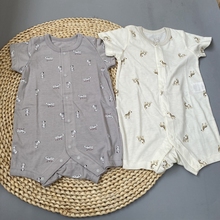 Ползунки, распашонки, комбинезоны фото