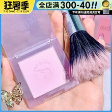 Рассыпчатые и шариковые румяна фото